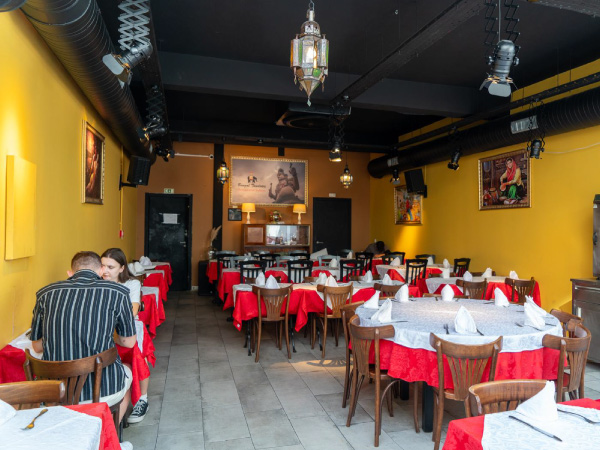 indian restaurant interior lisbon